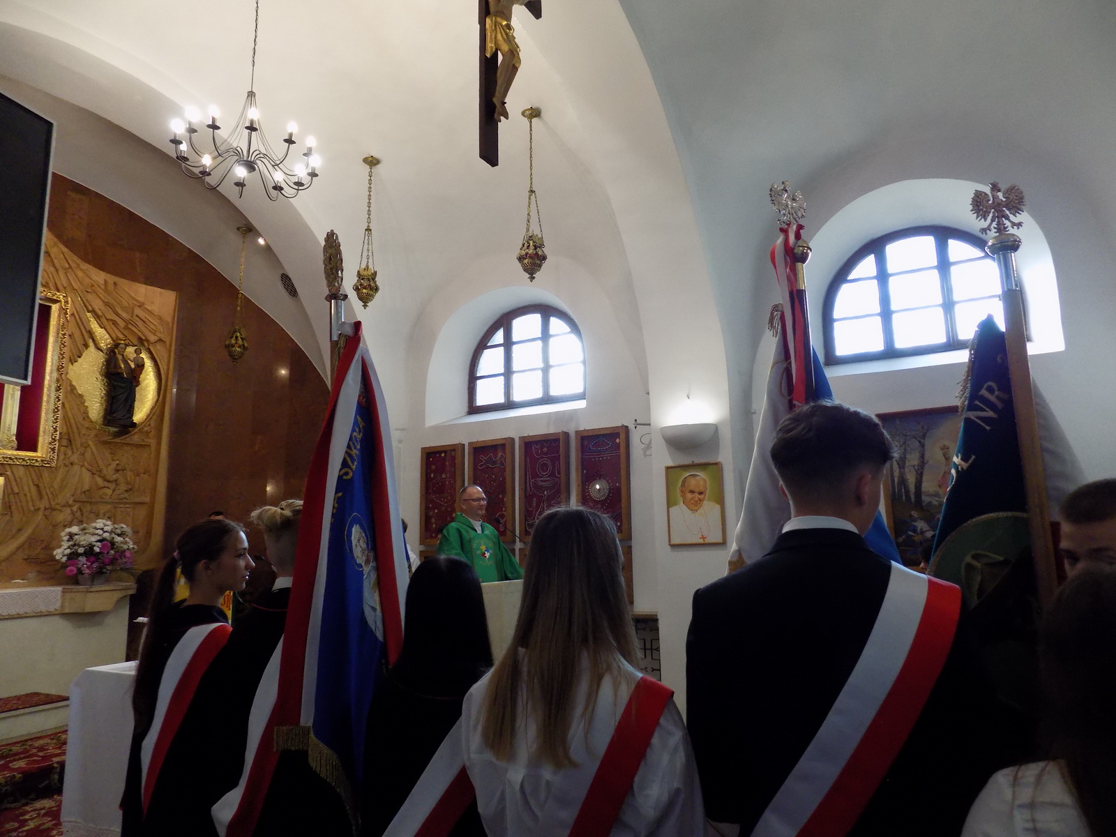 Zdjęcie Rozp roku 2025-2026 (04)497aa42a-eaaa-4330-89d8-01d3a2d65fd9.JPG w galerii Uroczyste rozpoczęcie roku szkolnego 2025/2026